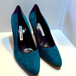 Beautiful Manola Blahnik heel, purple and teal